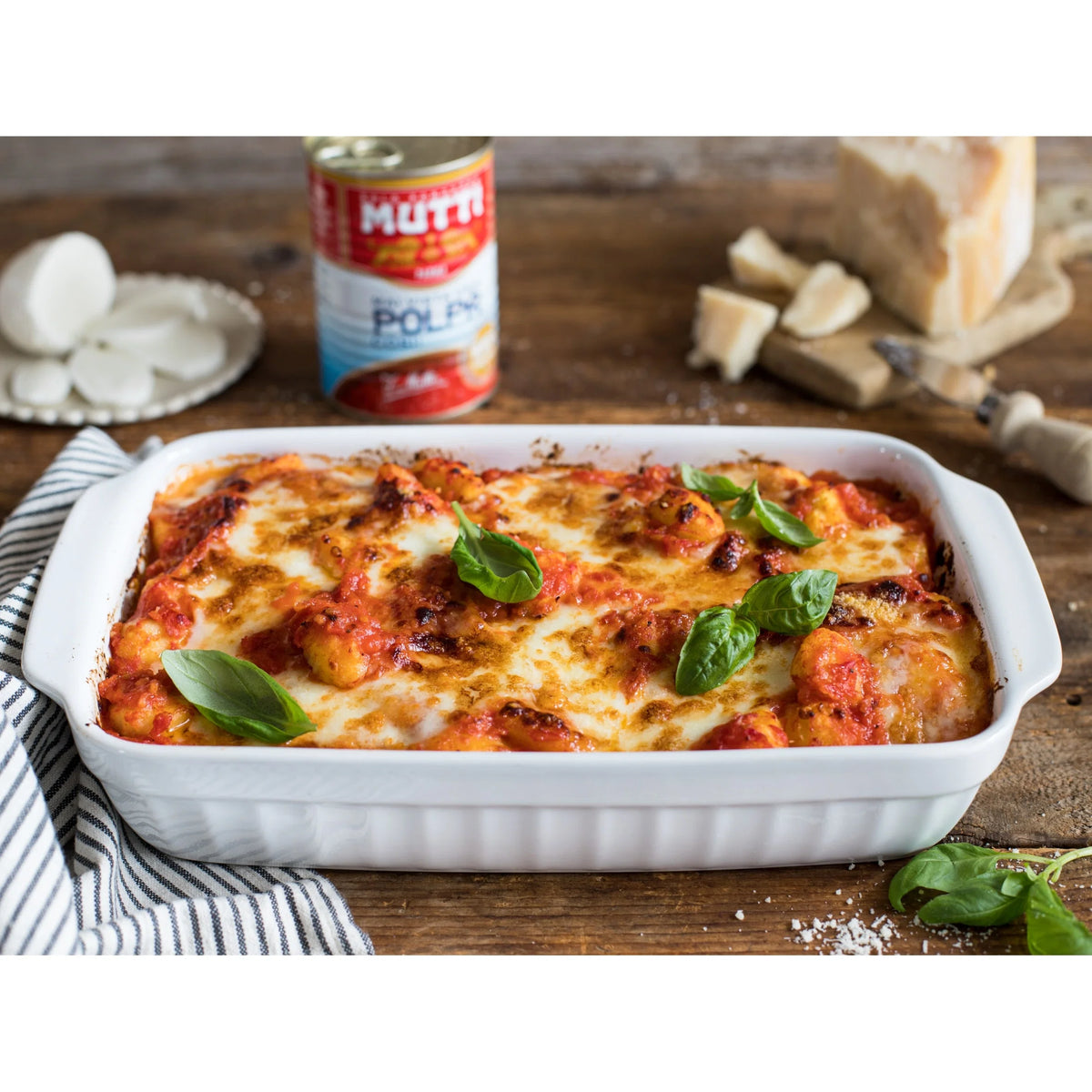 Finely Chopped Tomatoes 400g by MUTTI
