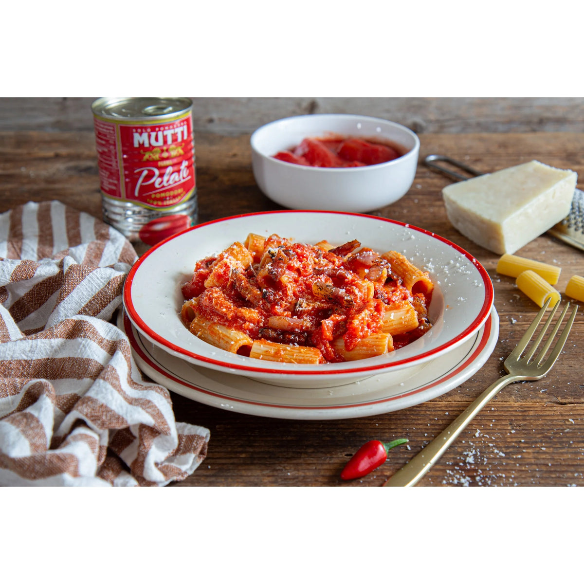 Peeled Whole Plum Tomatoes 400g by MUTTI