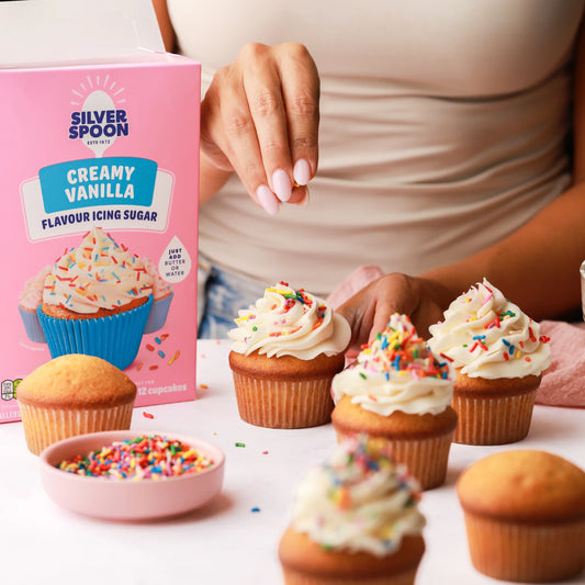 Creamy Vanilla Flavour Icing by SILVER SPOON at The British Vault