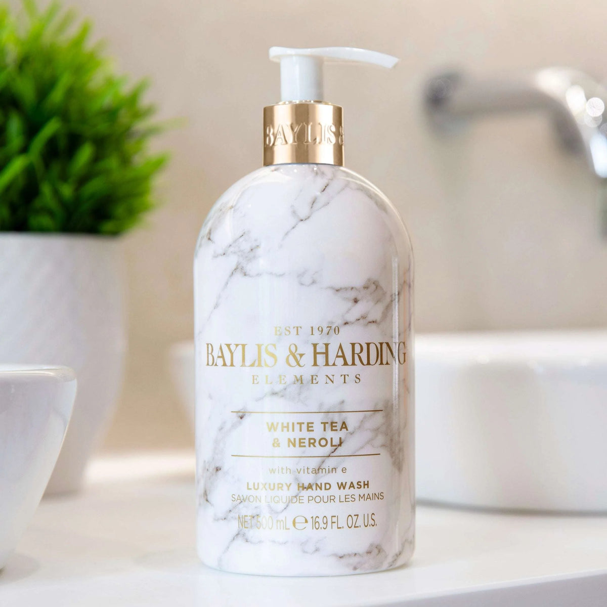 White Tea & Neroli Hand Wash by BAYLIS & HARDING