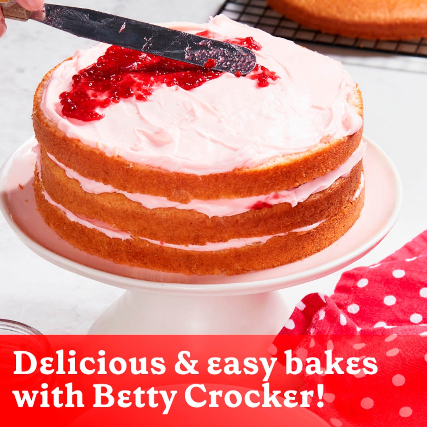 Strawberry Icing 400g by Betty Crocker