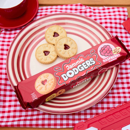 Jammie Dodgers Biscuits 140g by BURTONS