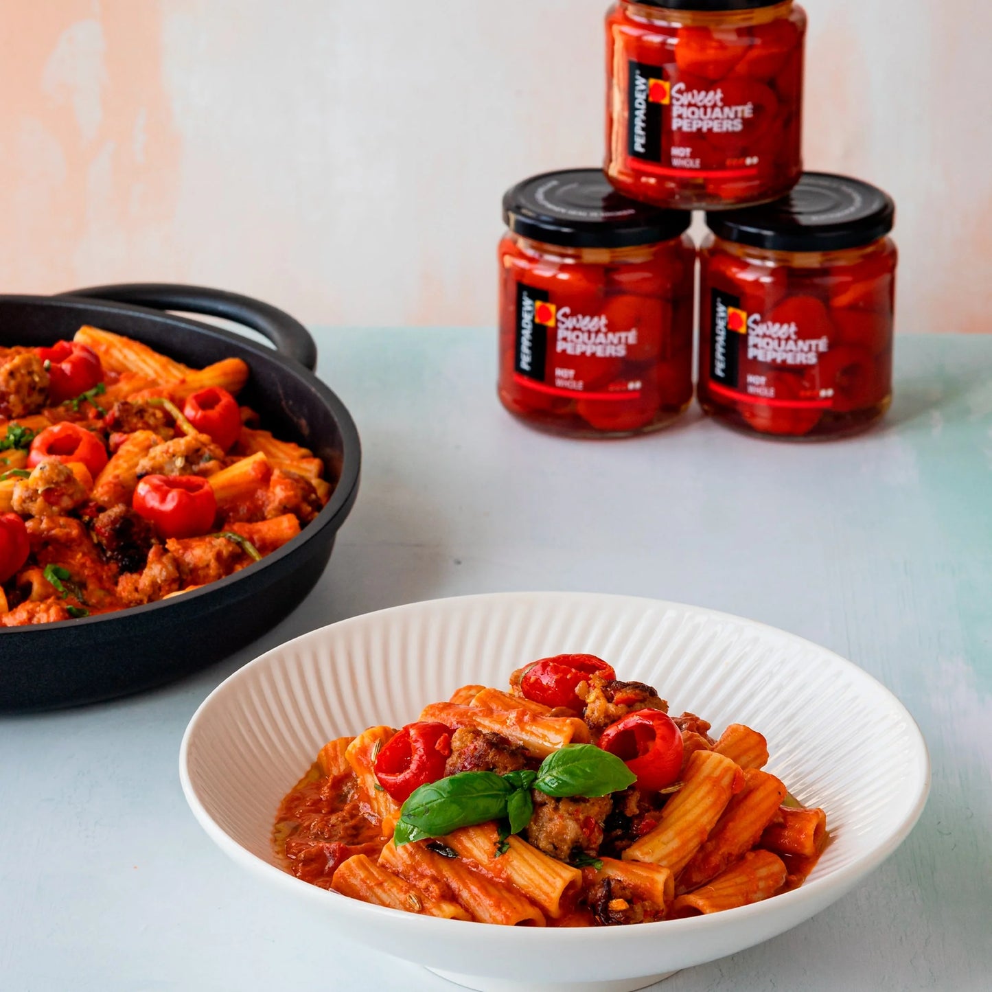 Sweet Piquante Peppers Hot Whole 260g by PEPPADEW