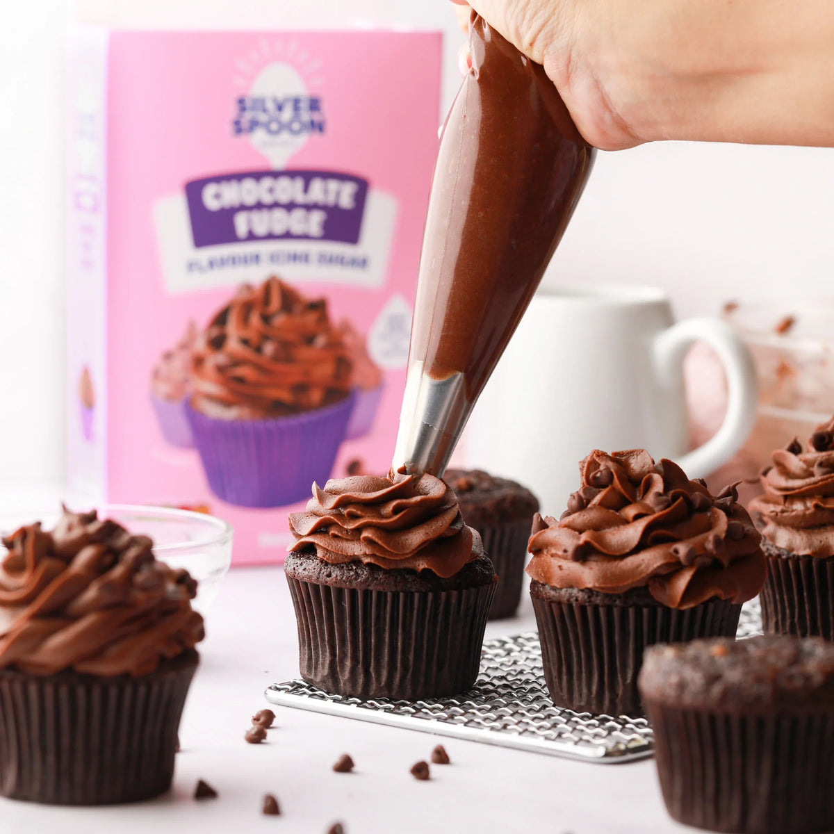 Chocolate Fudge Flavour Icing by SILVER SPOON at The British Vault