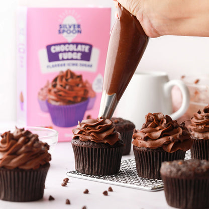 Chocolate Fudge Flavour Icing by SILVER SPOON at The British Vault
