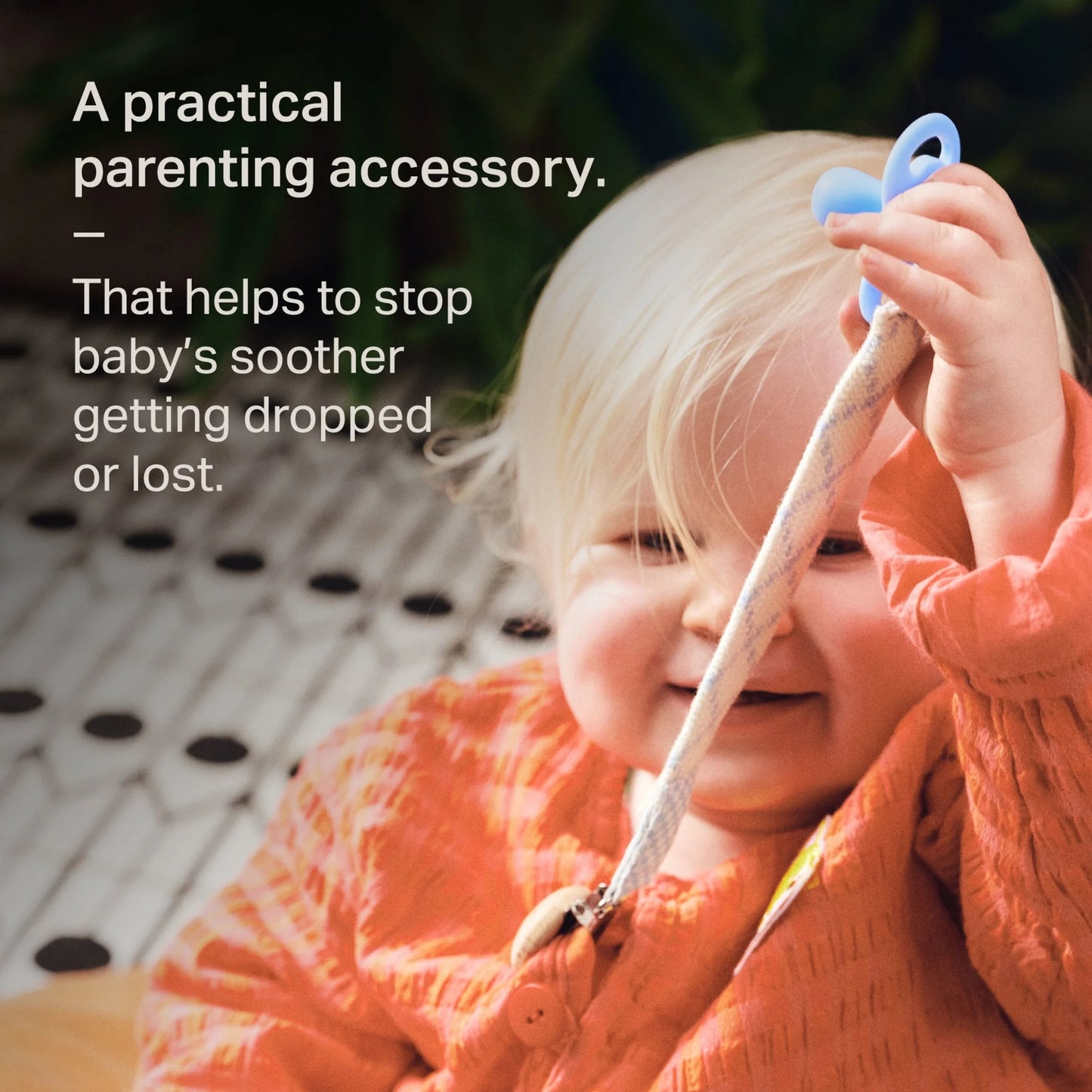 0m+ Comforter Clip by tommee tippee