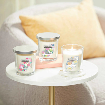 Yankee Cozy Cotton Candle 200g by YANKee CANDLe